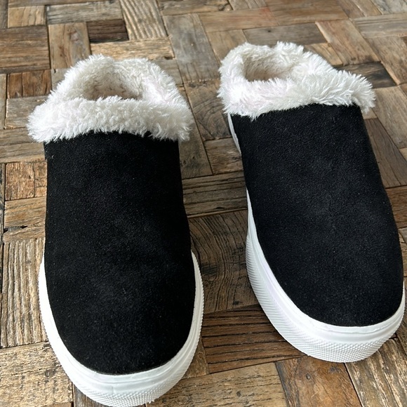 Minnetonka Women’s Zella Clog Mule Shoes NWT - Picture 4 of 9